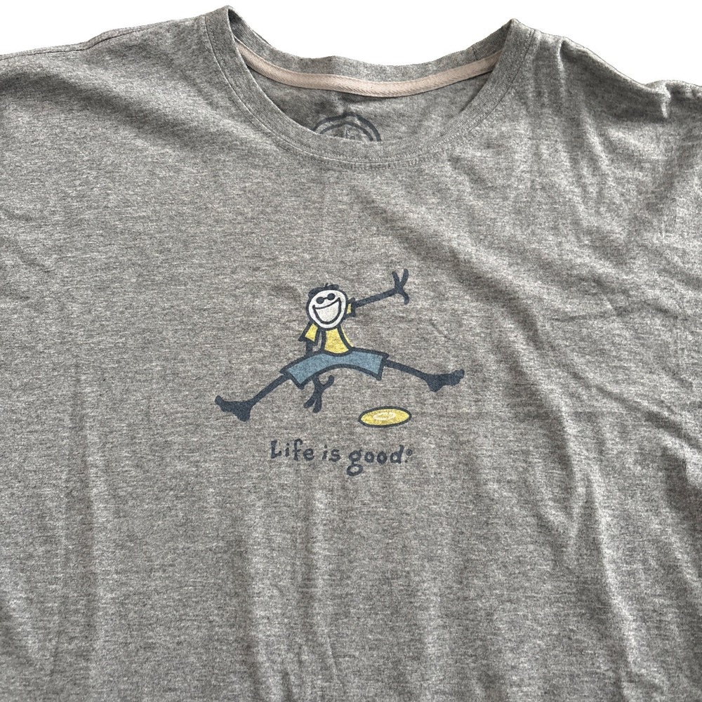 Life is Good Mens XXL Gray Cotton Crew Neck Short Sleeve Jake playing Frisbee